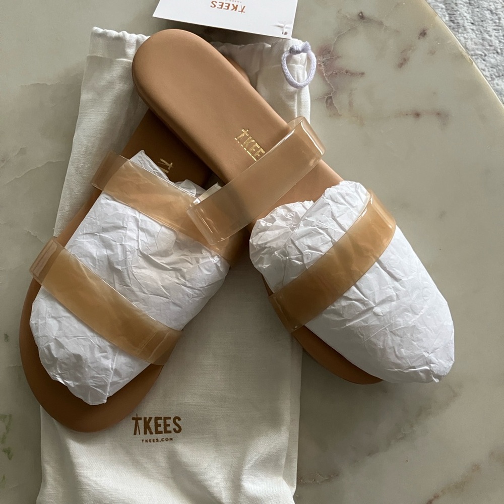 NWT TKEES Tan Sandals Alexa Clears, 8
